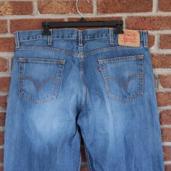 levis jeans * low rise straight * size 38 x 32 * 529 * euc - Picture 1 of 16